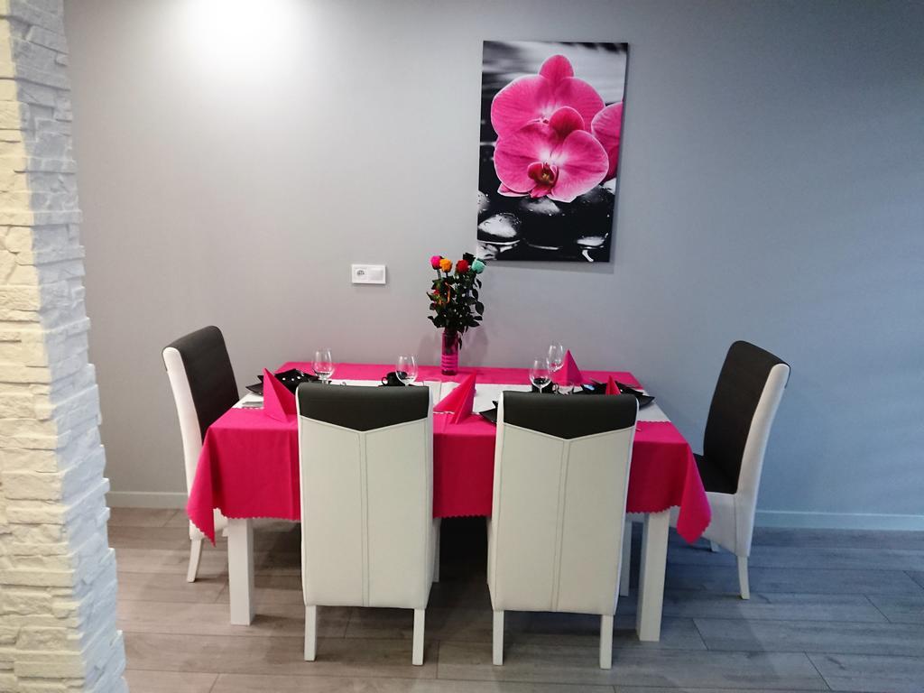 Apartament Exclusive Lägenhet Kielce Exteriör bild